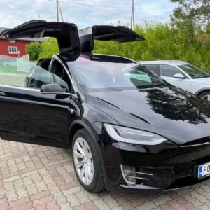 Tesla Model X 90D - 6 paikkainen